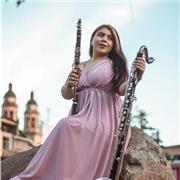 Profesora especializada en música con apoyo escolar online o presencial